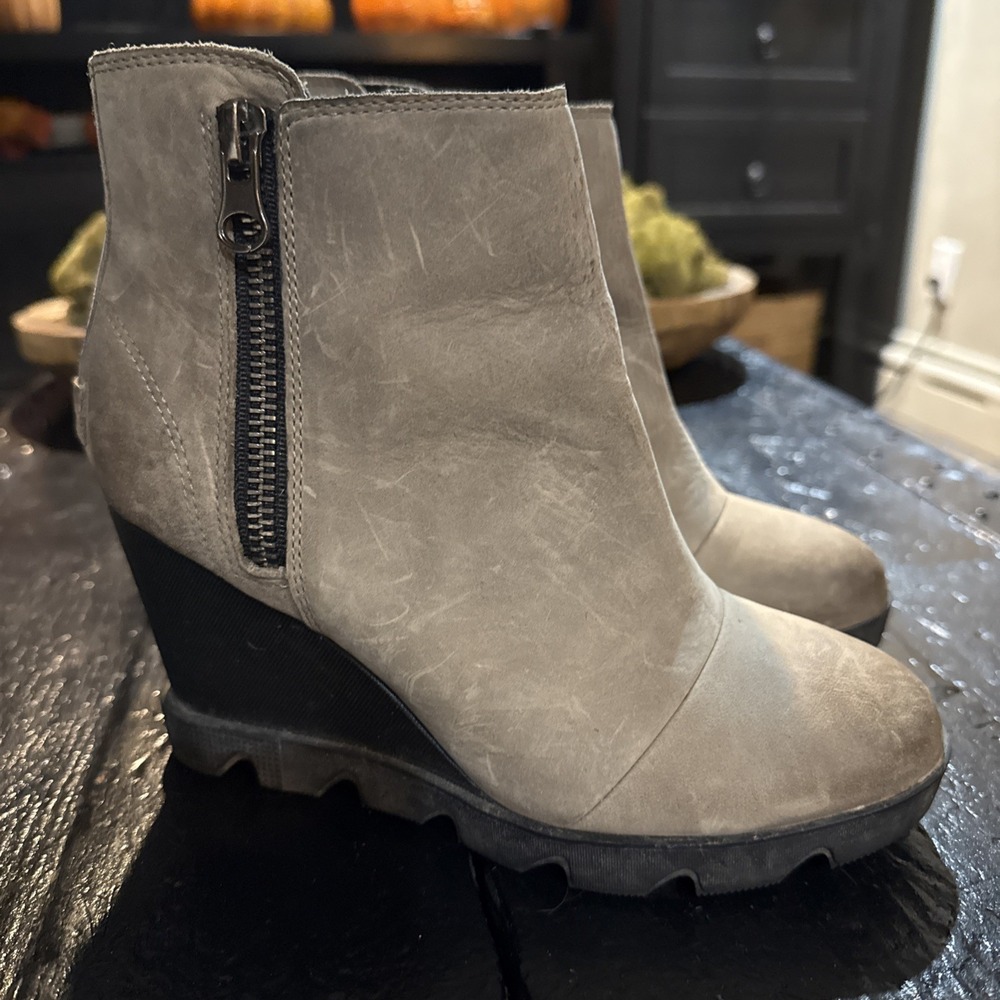 Sorel Joan of Arctic Wedge II Boots Womens Sz 7 Quarry Gray Zip Ankle Lug Sole
